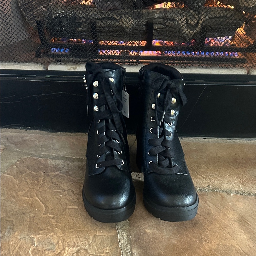 NWT Black Lace-Up Ankle Boots with silver studs. Size 81/2